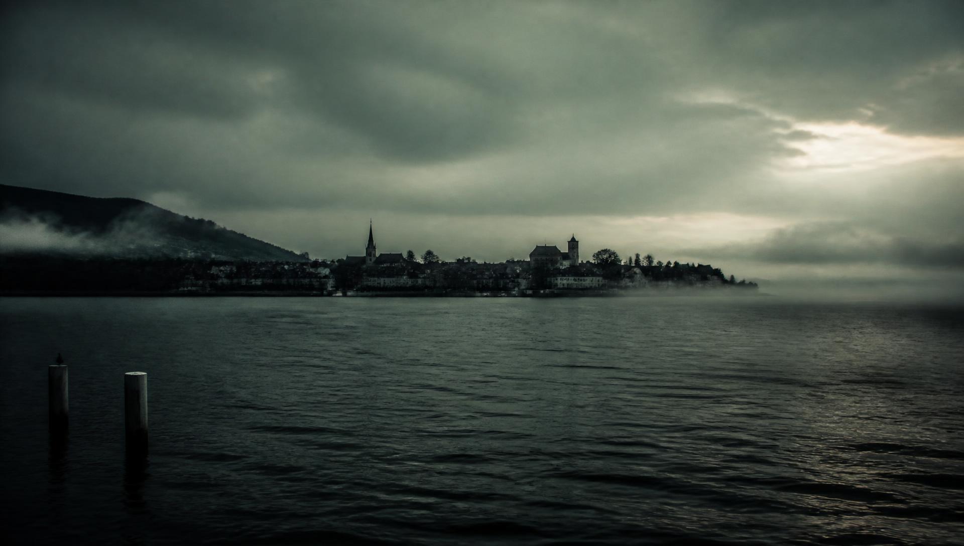 Bodensee bei Dämmerung nahe Uttwil, Thurgau